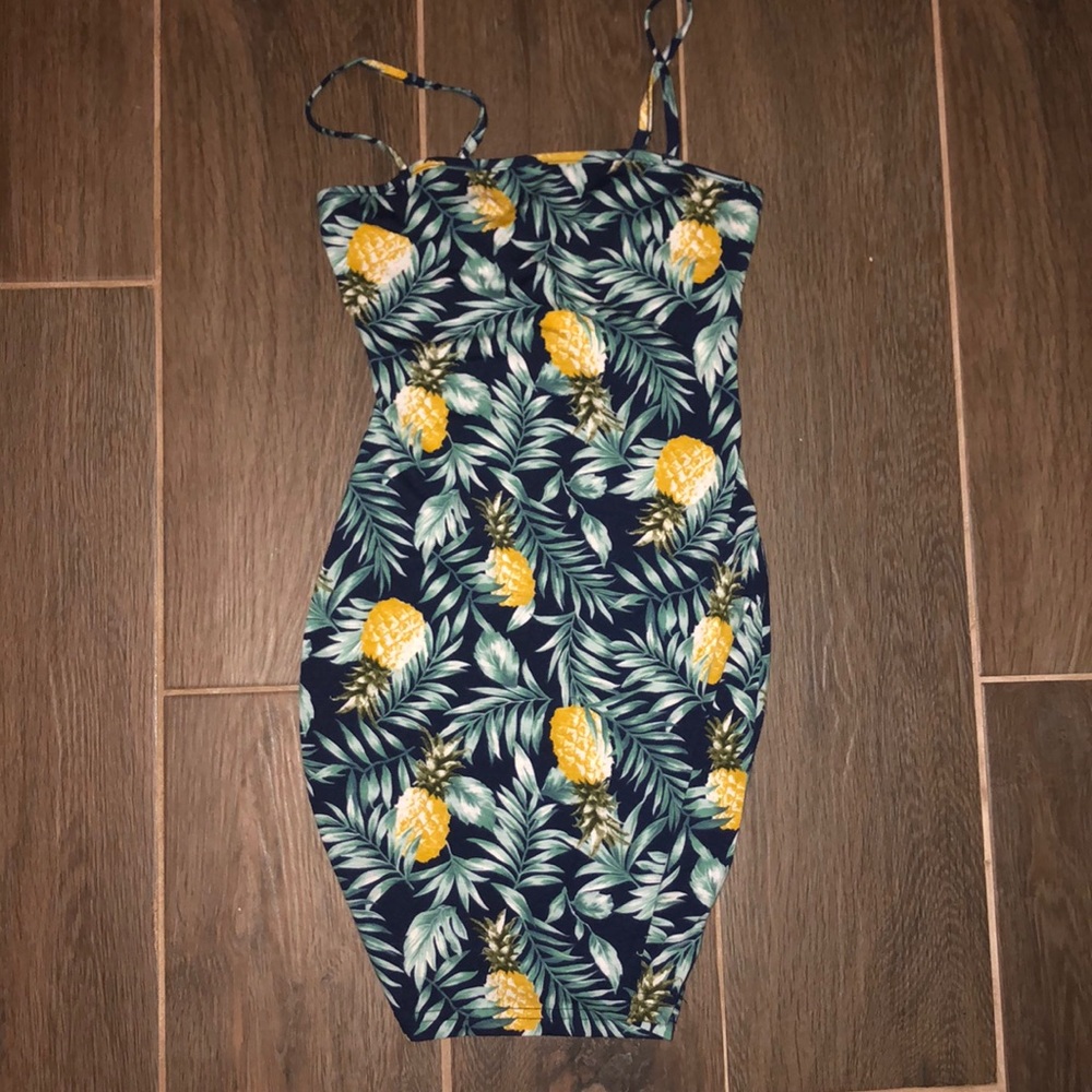 XS right summer type pineapple dress